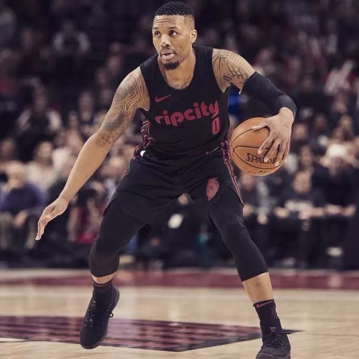 优秀！茂名这位姑娘勇夺全国举重冠军！（茂名姑娘摘得全国举重冠军，太厉害了！）