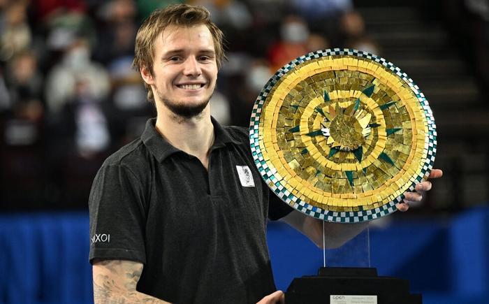 案件改为三 案件改为三